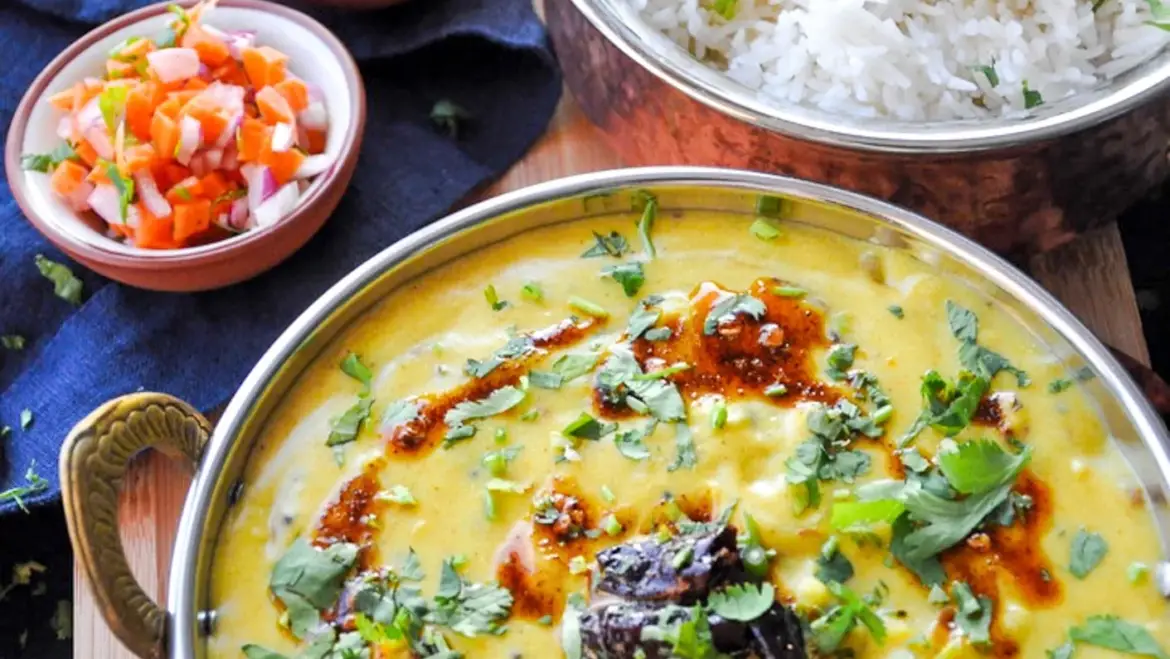 Kadi Pakoda, Mix Dal, Chapathi, Steam Rice